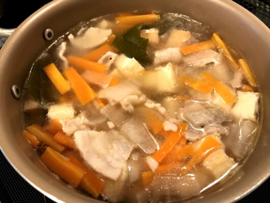 豚肉スープ調理過程